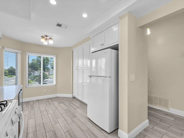 501 Roosevelt St — Photo 23