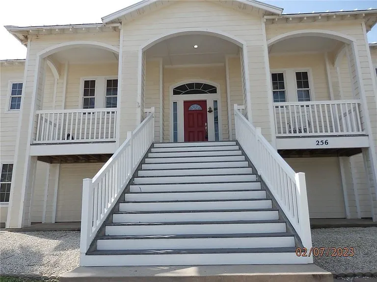 256 Beachwalk Ln — Photo 1