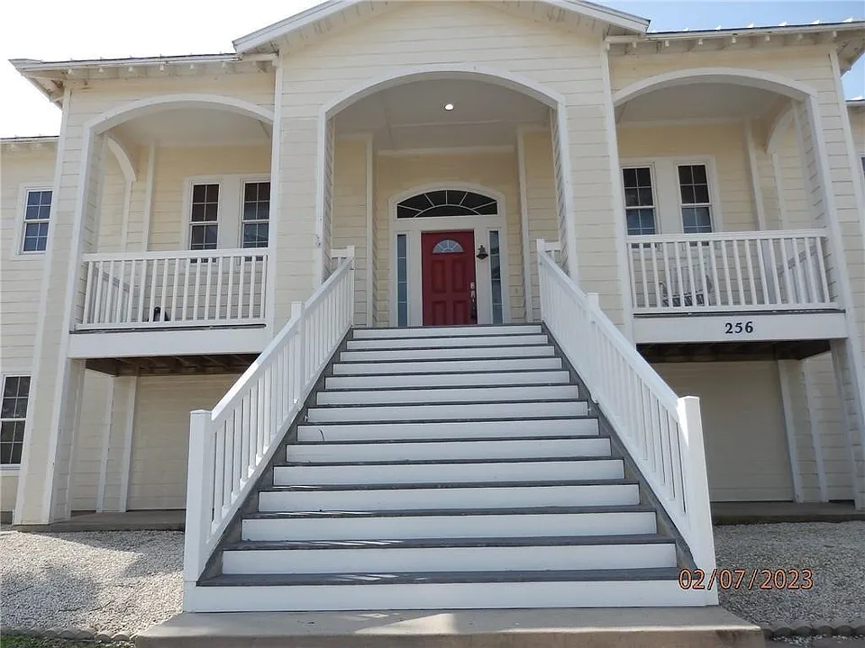 256 Beachwalk Ln