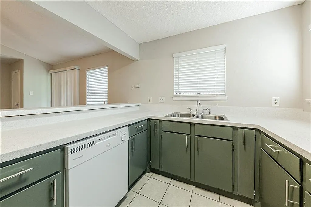 3707 Buffalo Springs Trl — Photo 2
