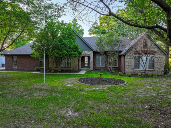 59382 E 288th Ct, Grove, OK 74344
