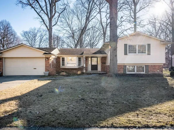 17862 Bell Creek Ln, Livonia, MI 48152