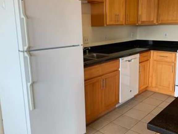5th image of 6 Davis Dr #C