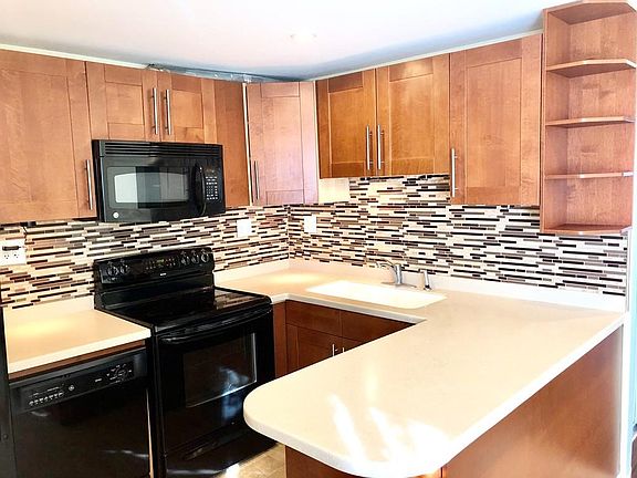2nd image of 15 Jones Ter APT 4