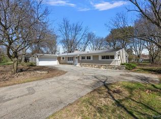 32430 Nottingham Knls, Farmington Hills, MI 48334