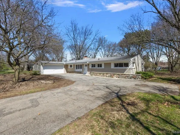 32430 Nottingham Knls, Farmington Hills, MI 48334