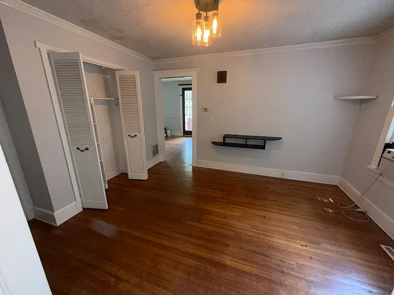 109 Carey Ave — Photo 7