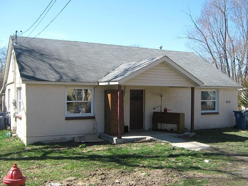 1st image of 815 N 4th St