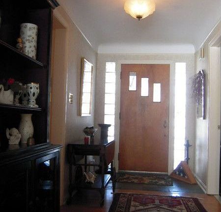 4th image of 21375 Hilliard Blvd
