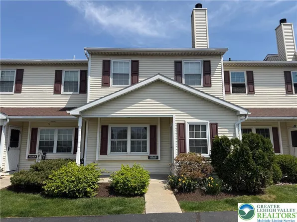 1004B Briarwood Dr, Bethlehem, PA 18020