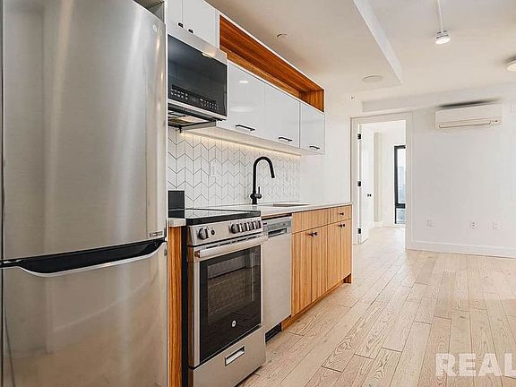 5th image of 60 W 125th St #1103B