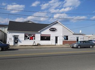 44 Irvington Rd, Kilmarnock, VA 22482