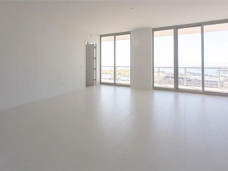 400 Central Ave #2906 — Photo 9