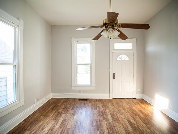 3rd image of 313 W 23rd St