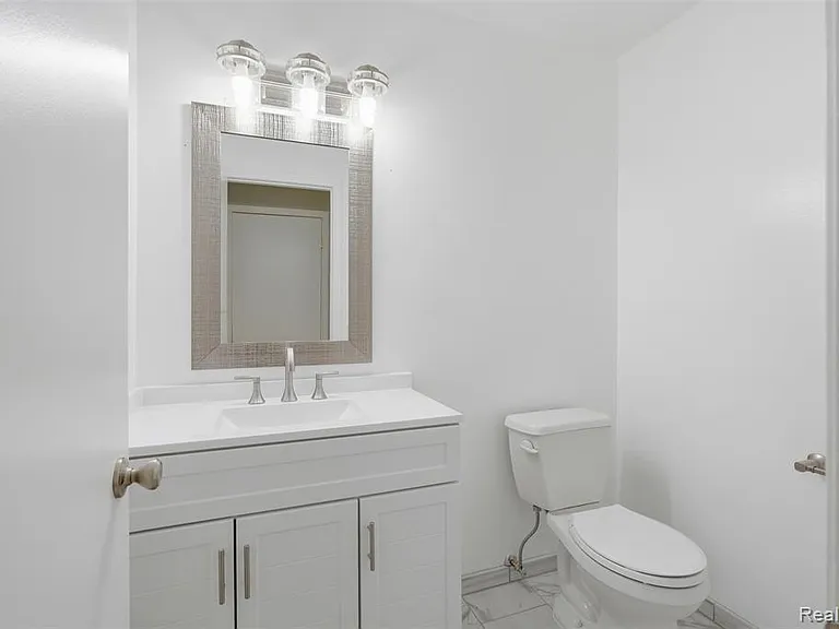 1880 Welling Dr — Photo 19