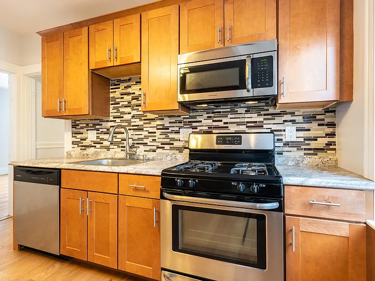 53 Saxton St #2 — Photo 2