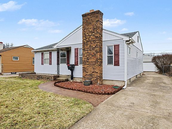 3rd image of 1122 Sussex Dr