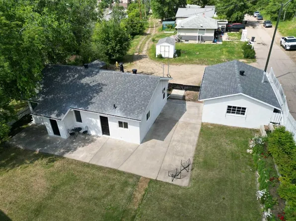 10826 W 103a St, Peace River, AB T8S 1L5