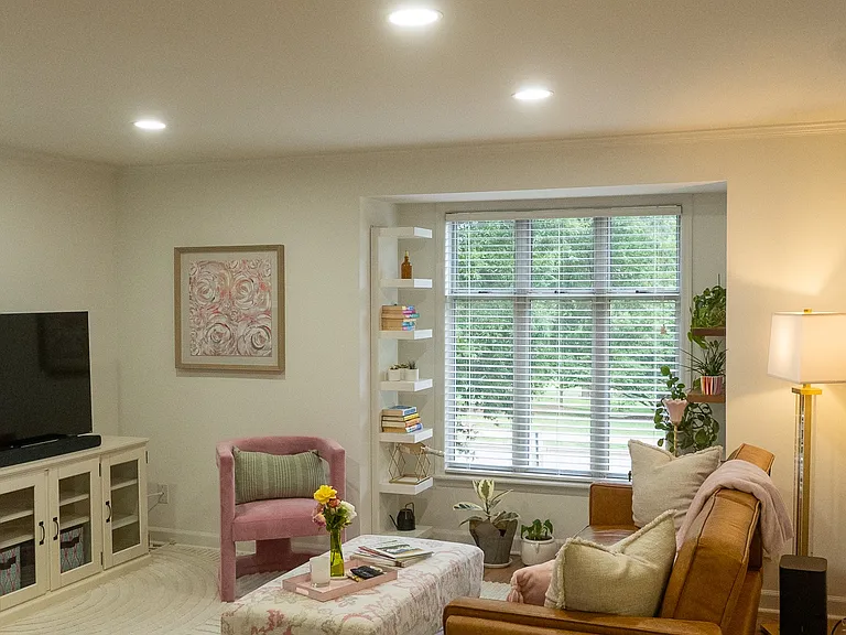 1201 Westview Ln #203 — Photo 2