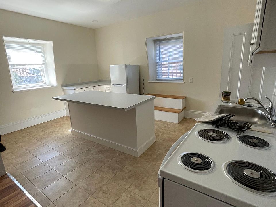 2nd image of 119 Pleasant St APT 9
