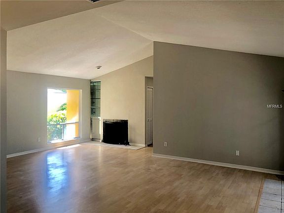 2nd image of 5055 Jamaica Cir