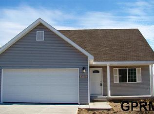 5208 N 9th St, Lincoln, NE 68521