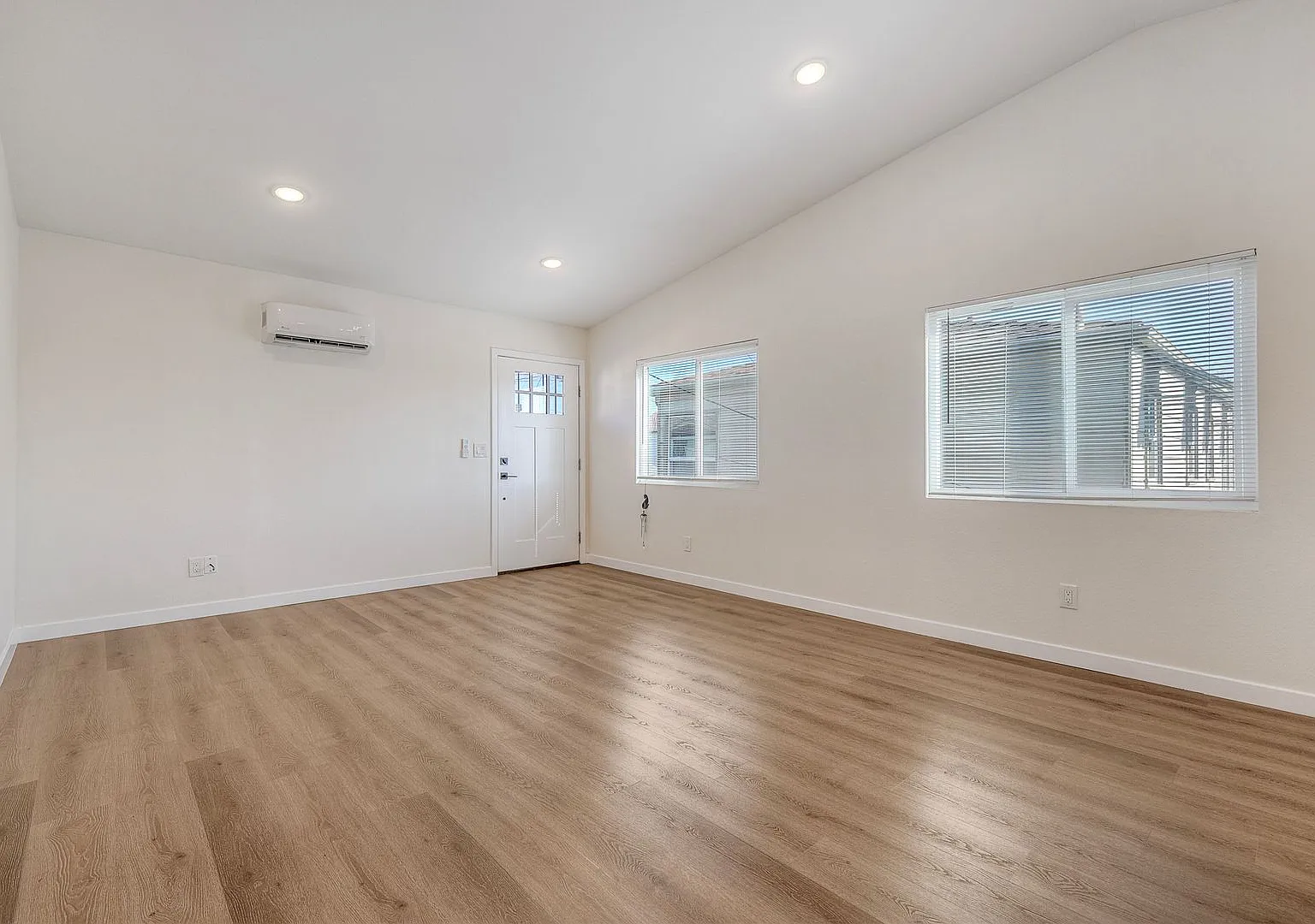 3635 Herman Ave. — Photo 4