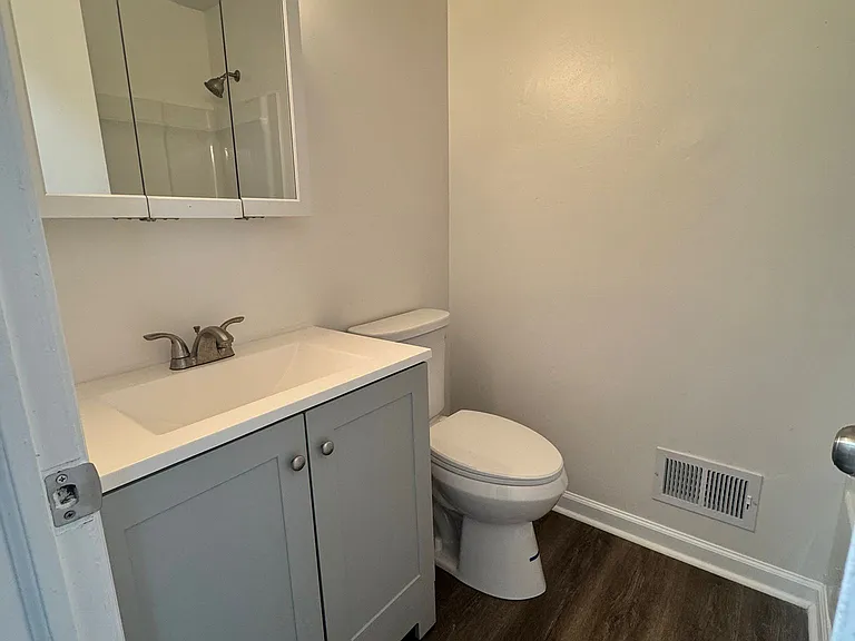 416 W Lakeside Ave — Photo 11