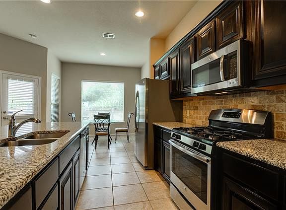 4th image of 5121 Prestwick Dr
