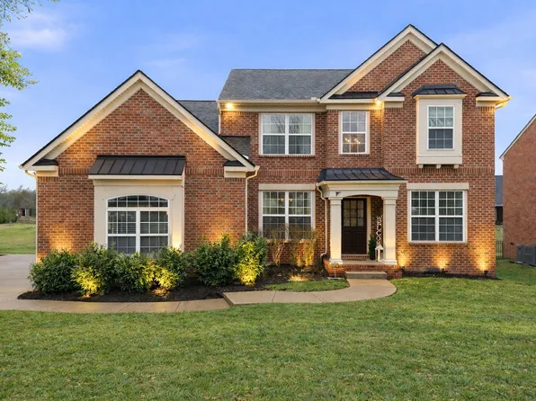 1061 Avery Trace Cir, Hendersonville, TN 37075