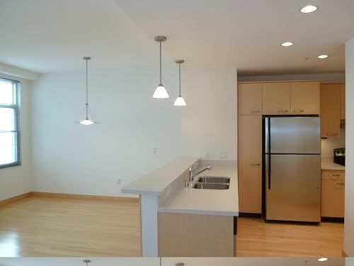 5th image of 309 W Washington Ave Unit 208