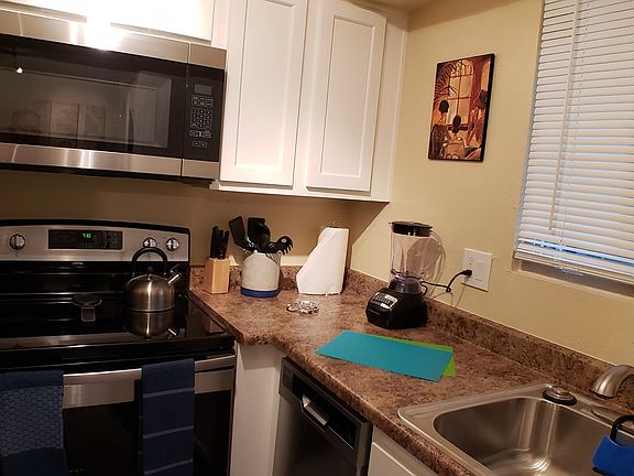 5th image of 611 E Jacinto St