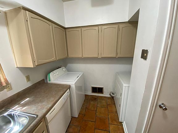 5th image of 3449 Asbury St #3449