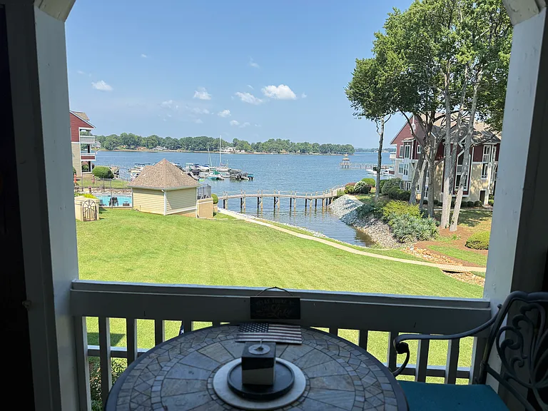 844 Southwest Dr — Photo 19