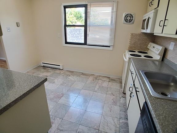 4th image of 16-21 Bell Blvd #3