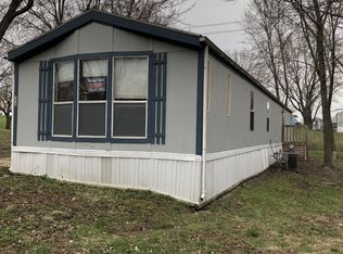 772 SE Ridgeview Dr, Topeka, KS 66609