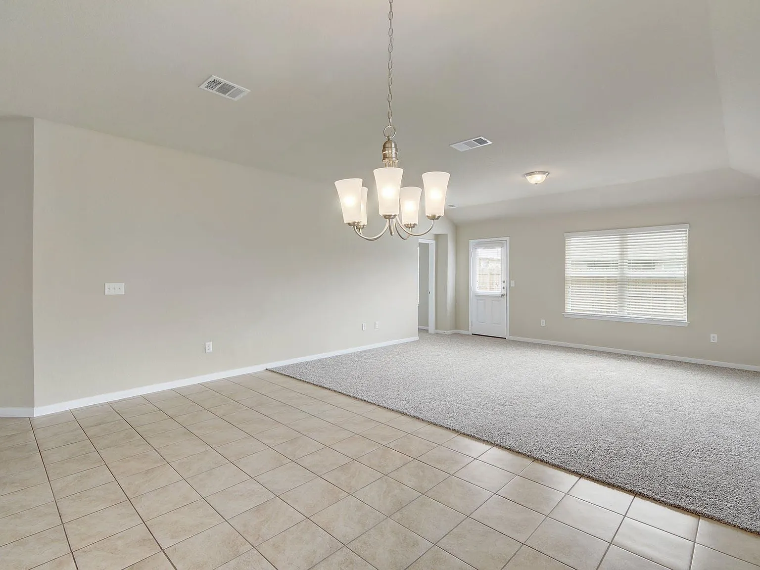 4 bed, 2.5 bath, 2047 sqft, $2,050 — Photo 4