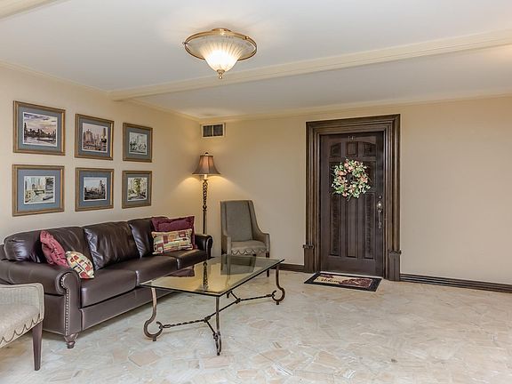 3rd image of 1009 Bonnie Brae Pl