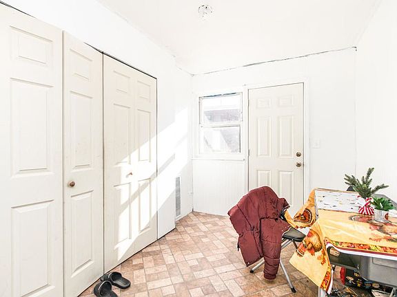 4th image of 2112 Lacombe Ave