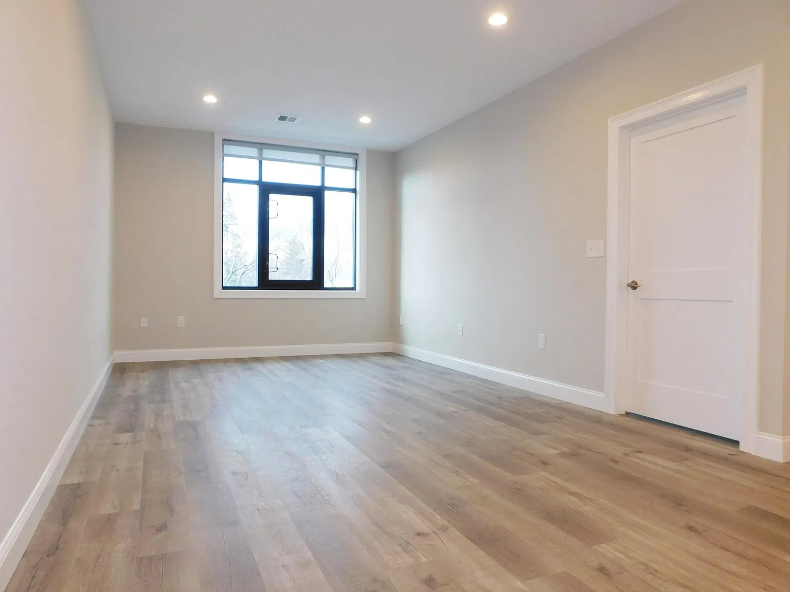 1 bed, 730 sqft, $2,450 — Photo 3