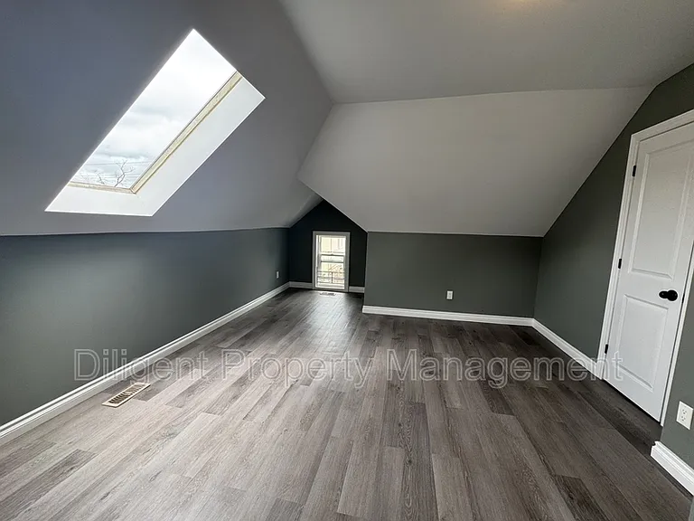 203 Rubidge St #201 — Photo 40