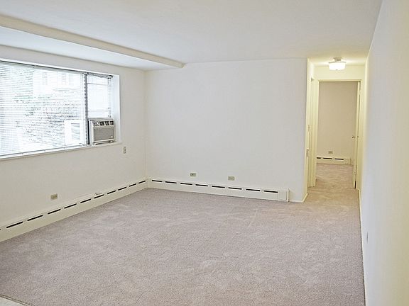 5th image of 312 W Clark St #18318836