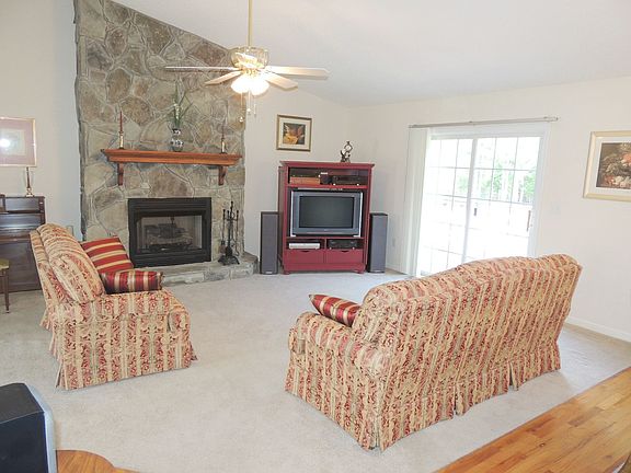 3rd image of 3926 Brickfield St