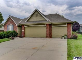 811 S 189th St, Elkhorn, NE 68022