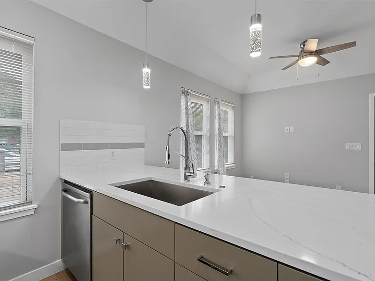 10004 1/2 Gail Rd — Photo 9