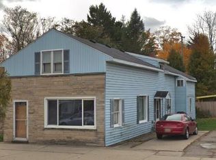 112 S State St, Gobles, MI 49055