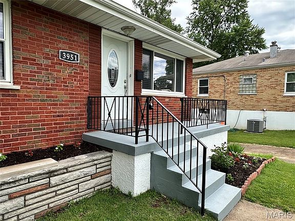 3rd image of 3951 E Dallas Ct