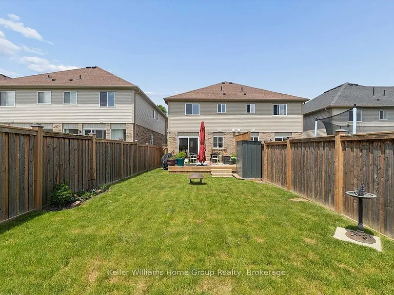 12 Ambrous Cres — Photo 32