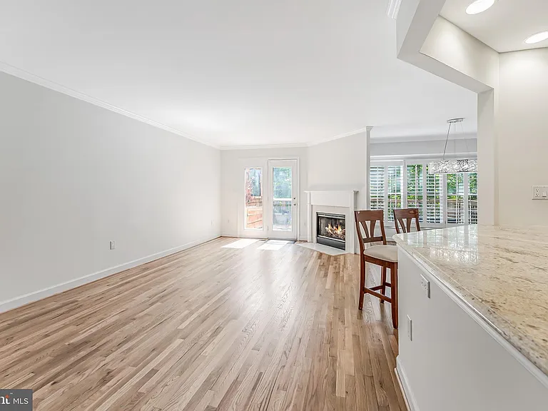 2029 Magarity Ct — Photo 14