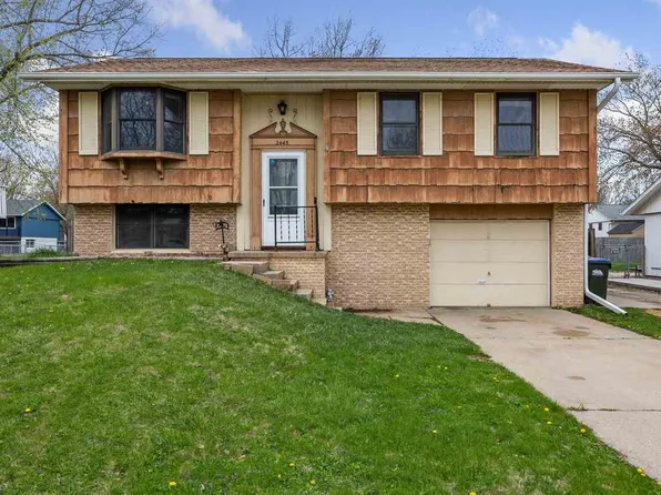 2445 Nevada Ave, Iowa City, IA 52240